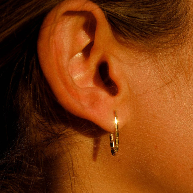 Solid gold earrings for women | Glimmer Earring | Lil Milan