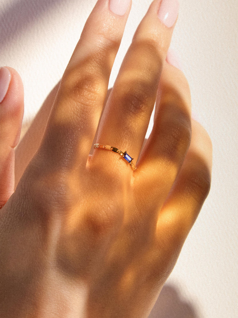 Glimmer Ring Blue Sapphire