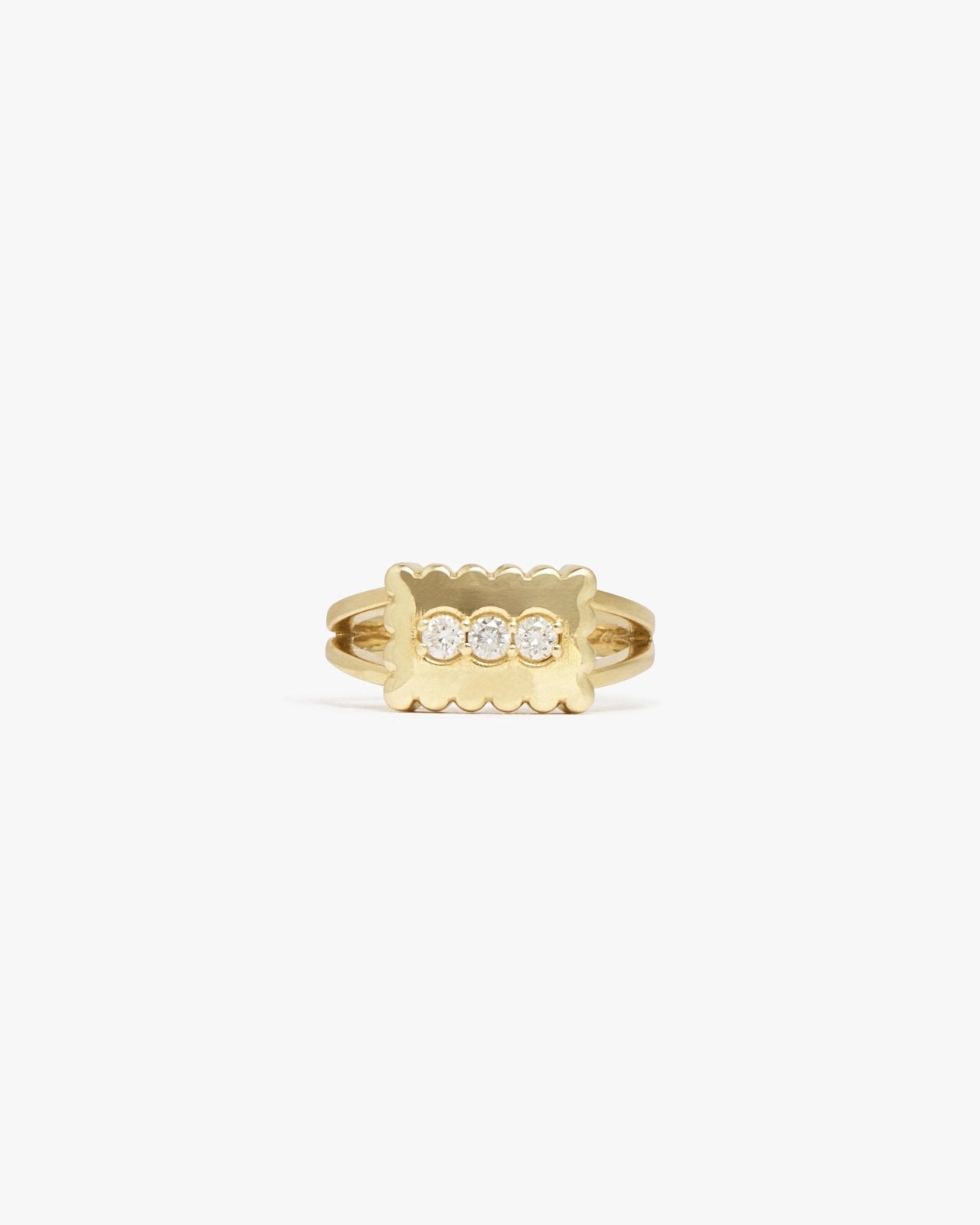 Fortune Ring LIL Milan – 9k gold pinky ring with 3 diamonds