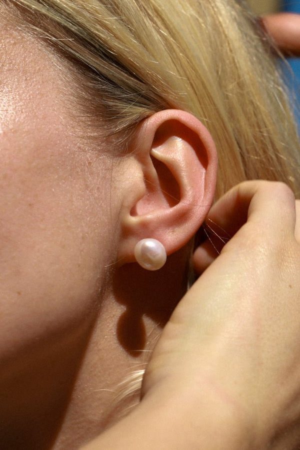 Orecchini A Vite In Oro 9kt Con Perla Bottone 9mm - Regalo Antiallergico Certificato
