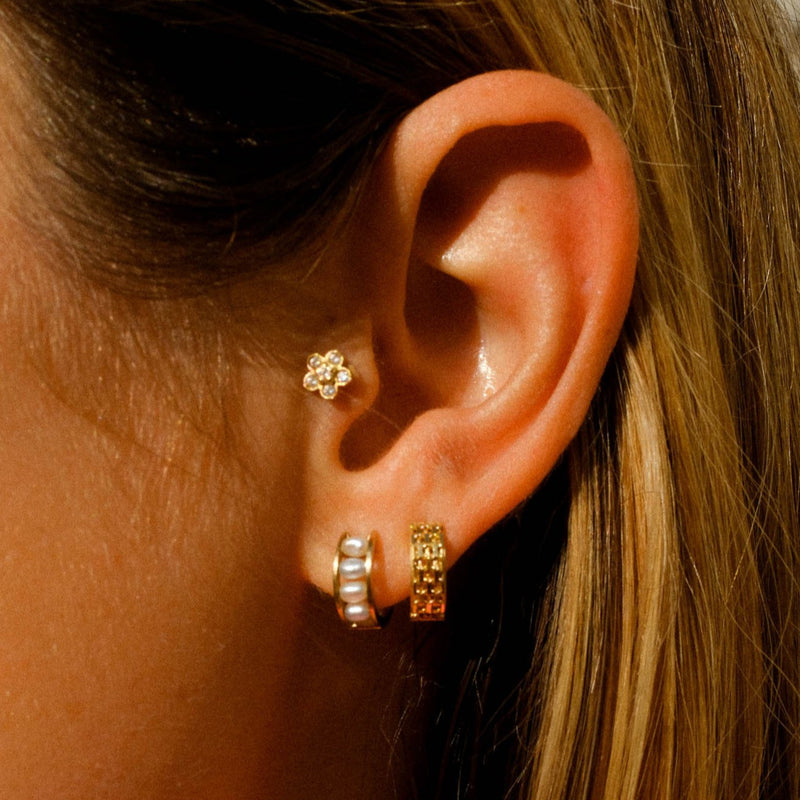 Solid gold hoop earrings for women | Honey Hoop | Lil Milan
