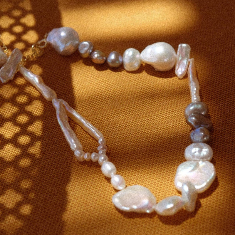Farfalle nello stomaco | 18k Solid gold chocker necklace with pearls | pearl necklace for women | Lil Milan