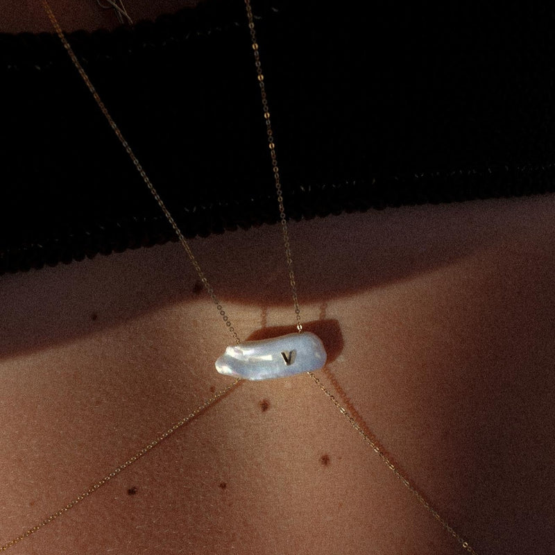 Niente di serio | 18k Solid gold body chain with Freshwater pearls for women | Lil Milan